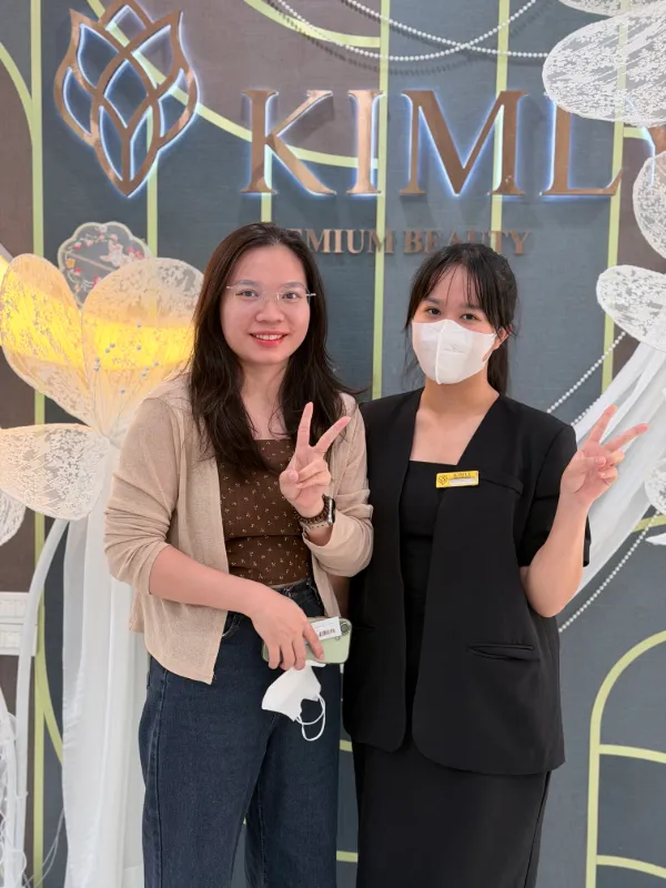 Trang Bé — Chuyên gia phun môi · 8 năm nghề tại KIMLY 343 Nguyễn Khang