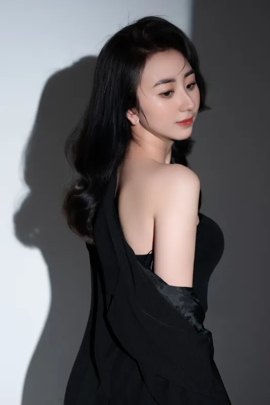 Nhi — Chuyên gia chân mày · 6 năm nghề tại KIMLY 90–92 Đinh Tiên Hoàng