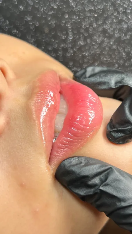 Tác phẩm của Linh Vibes tại KIMLY