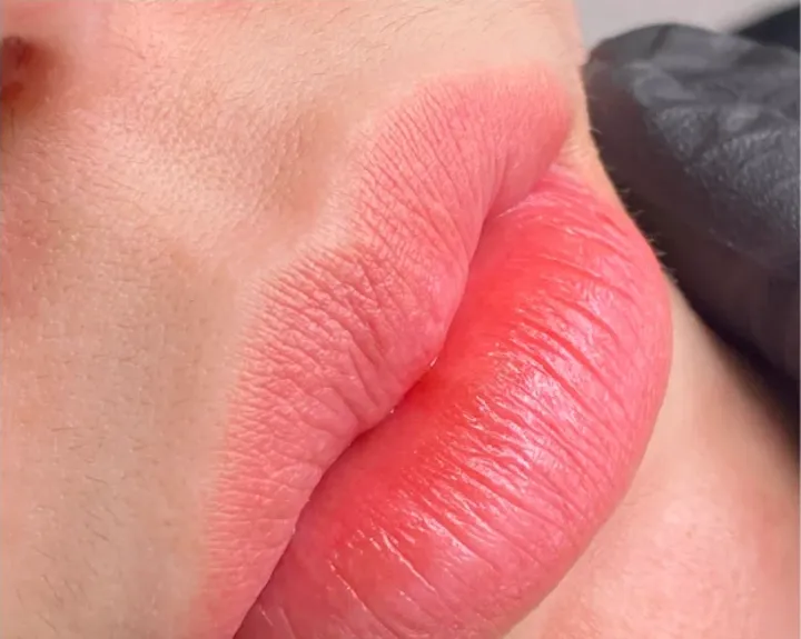 Môi phun màu Cam Đào tại KIMLY